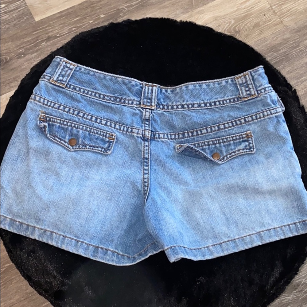American Eagle- denim shorts good condition - Picture 2 of 5